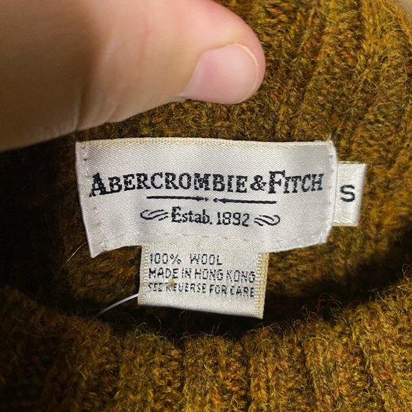 Abercrombie & Fitch Vintage NEW with tag wool sweater; has hole size small - Picture 8 of 14